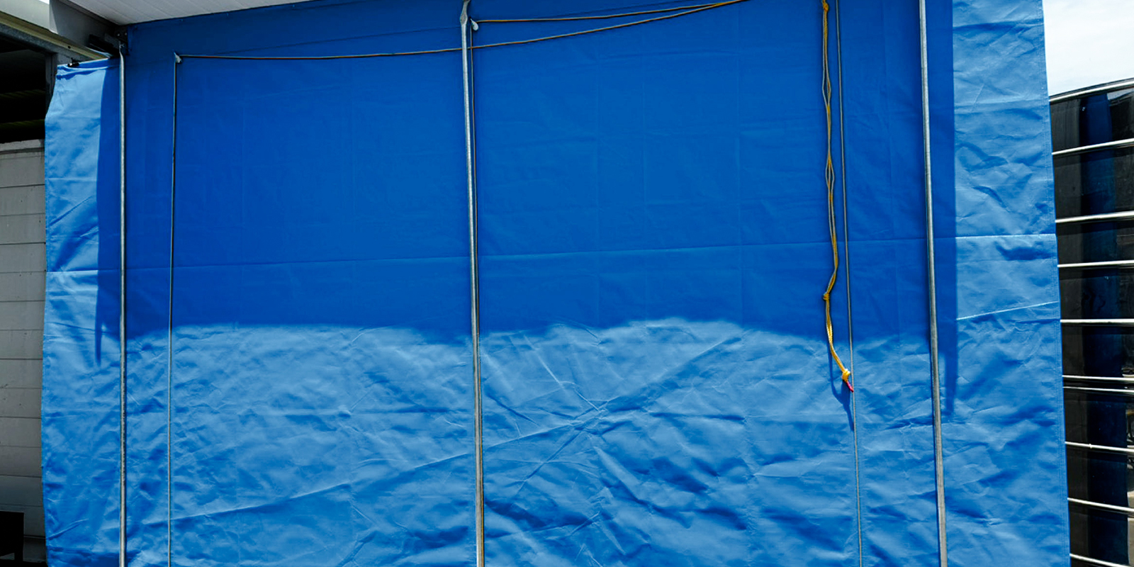 遮雨布介紹|專業防雨布工廠大規模供貨、客製滿足各類梅雨季應用